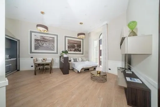 Piazza Amore Napoli Luxury Apartment Nel Cuore Di Napoli 0*,  Italia